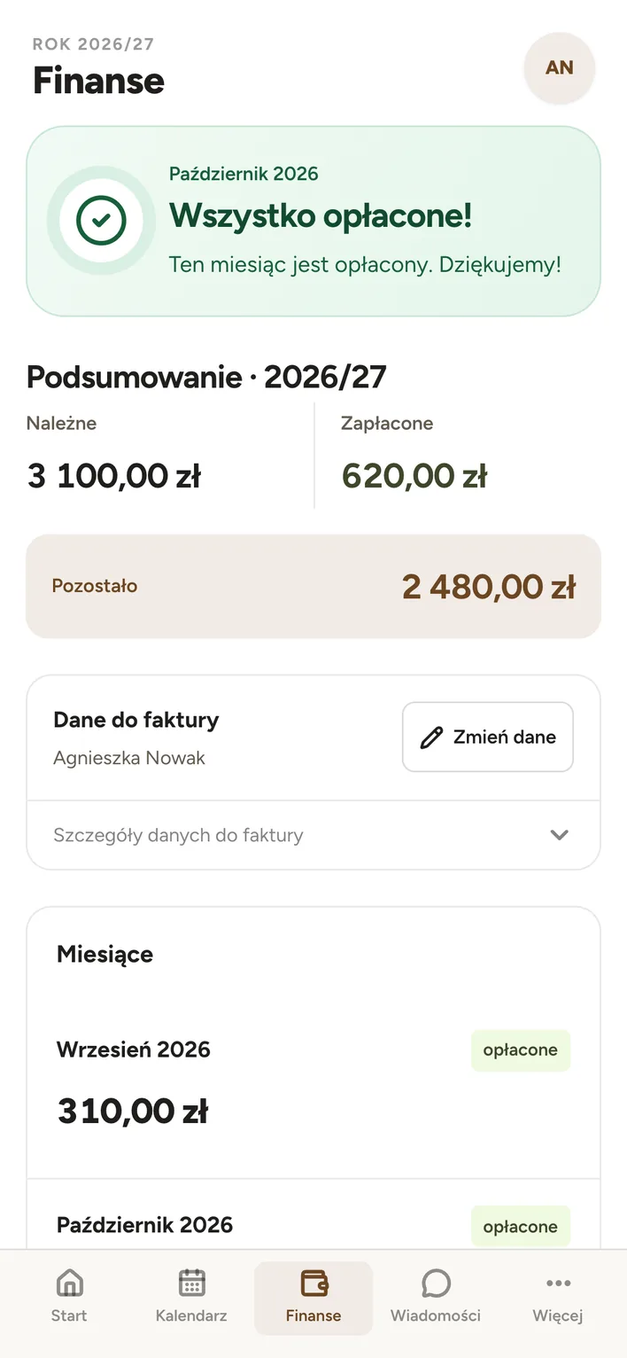 Finanse rodzica w telefonie: podsumowanie roku, dane do faktury i miesiące.