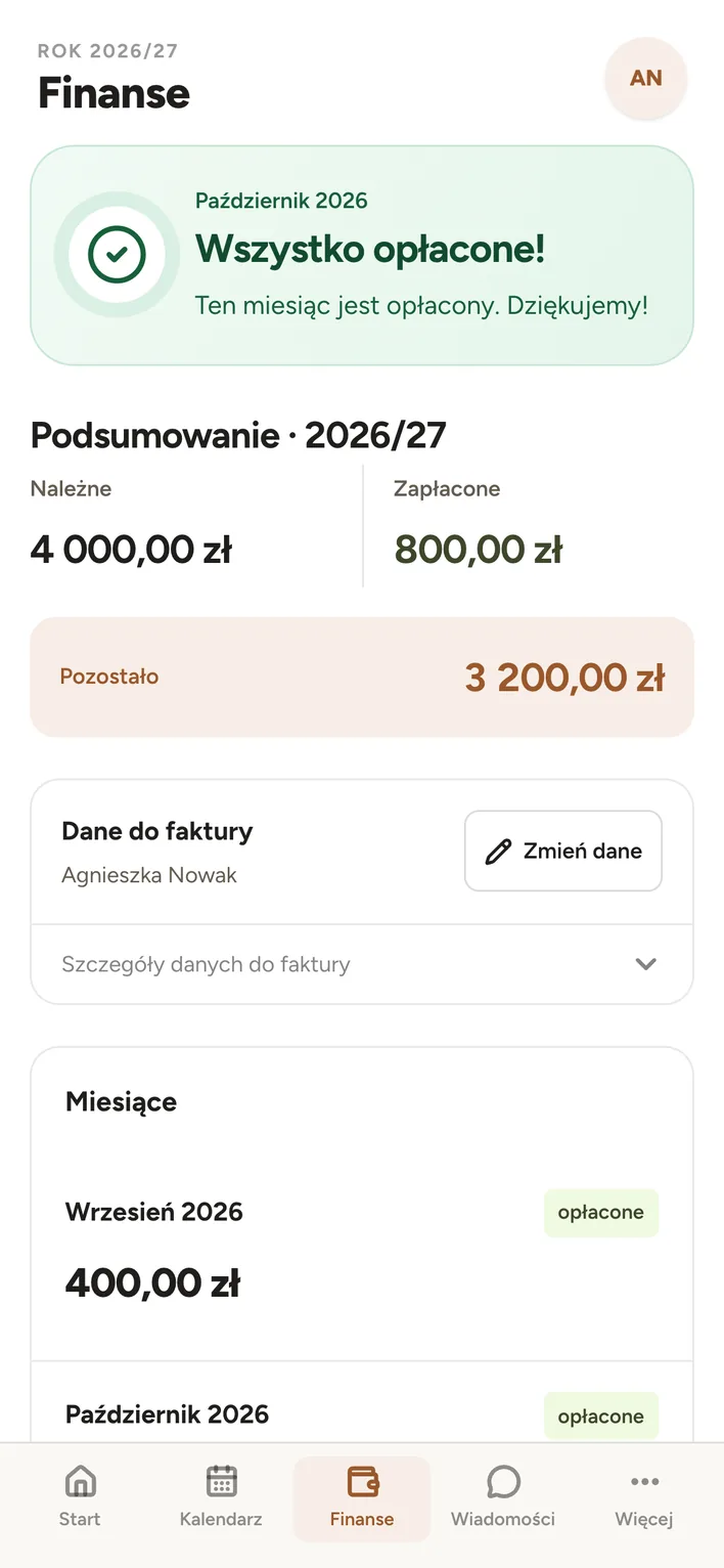 Finanse rodzica w telefonie: podsumowanie roku, dane do faktury i miesiące.